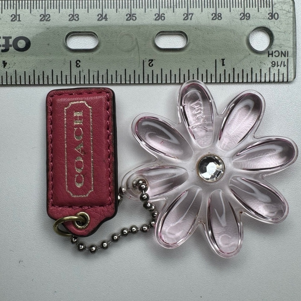 COACH 2.5” Poppy Flower Crystal Pink Plastic Daisy Bag CharmHangtag - Picture 2 of 3